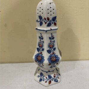 Estee Lauder Porcelain Talc Shaker